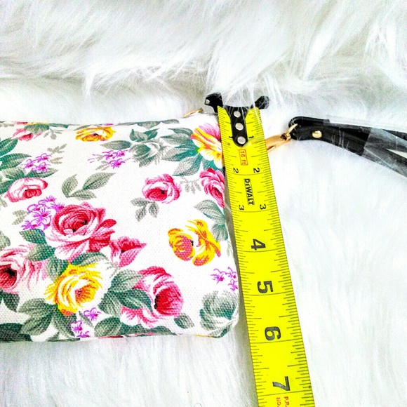 (NEW)!  (2 n 1)! Black & Floral Clutch Bag! - Picture 6 of 8